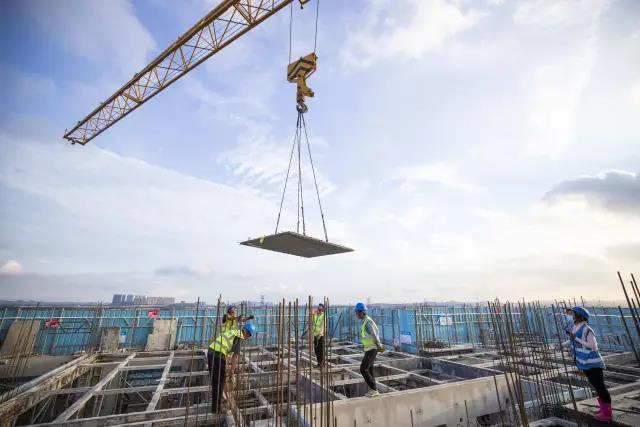 武汉市政府门户网站与本地企业官方平台建设新视角